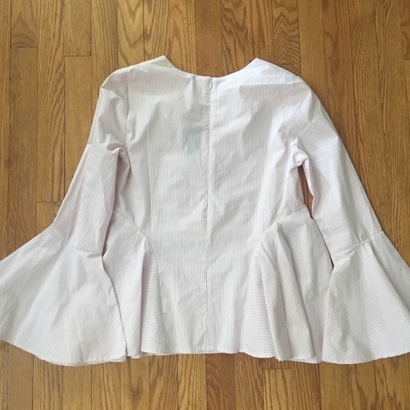 NWT Romeo and Juliet Couture top. - Picture 2 of 5